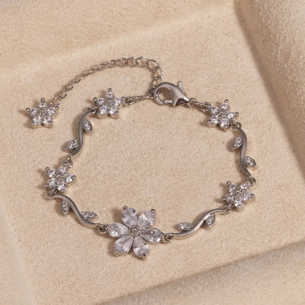 🔥Last Day 50% OFF -🌼✨Flower Bracelet(💫Exquisite Craftsmanship, Lasting Brilliance)