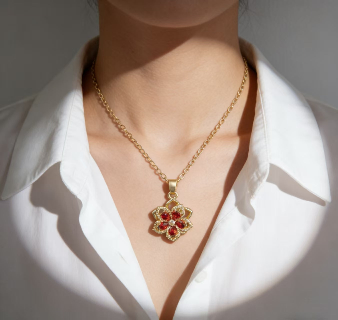 ❤️Love Around the Corner🌺Rotating Bauhinia Zircon Bloom Necklace