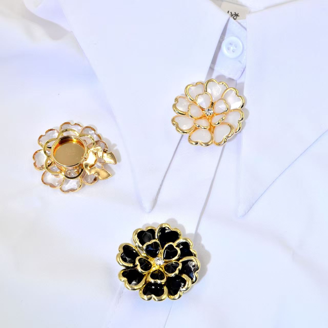 Antique Bronze Enamel Flower Button Set🌺Subtle Detail for Shirts & Suits