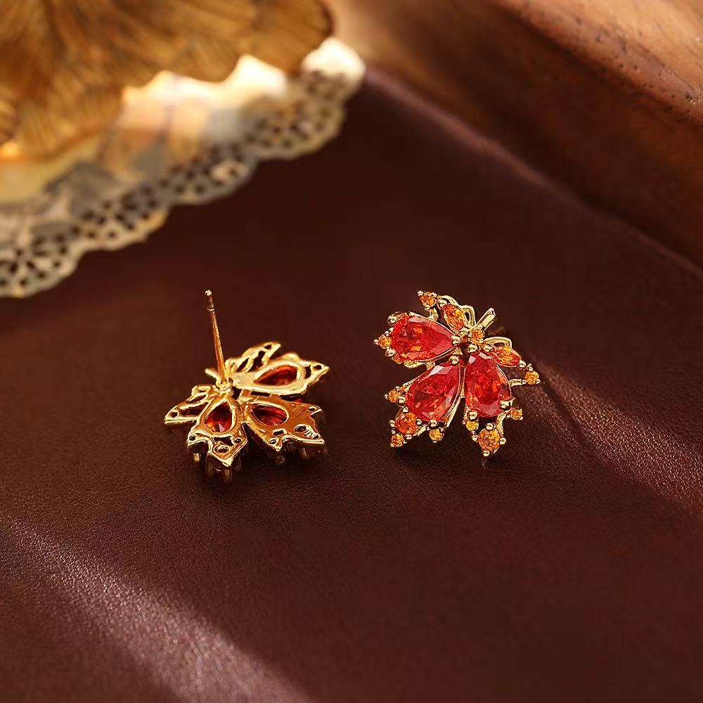 🍁 Maple Leaf Crystal Earrings