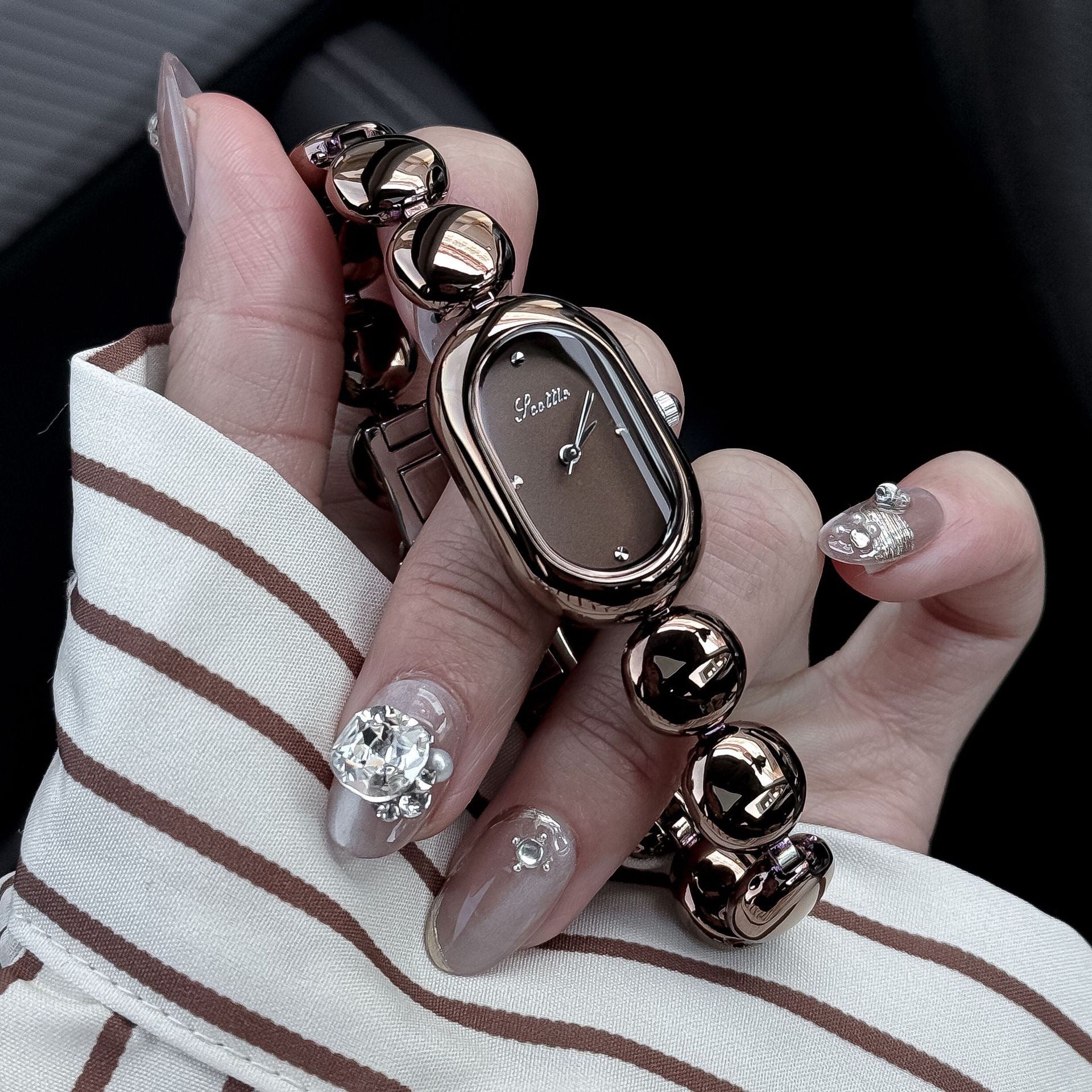 🎁A vintage bracelet watch that blends “time” and “style”