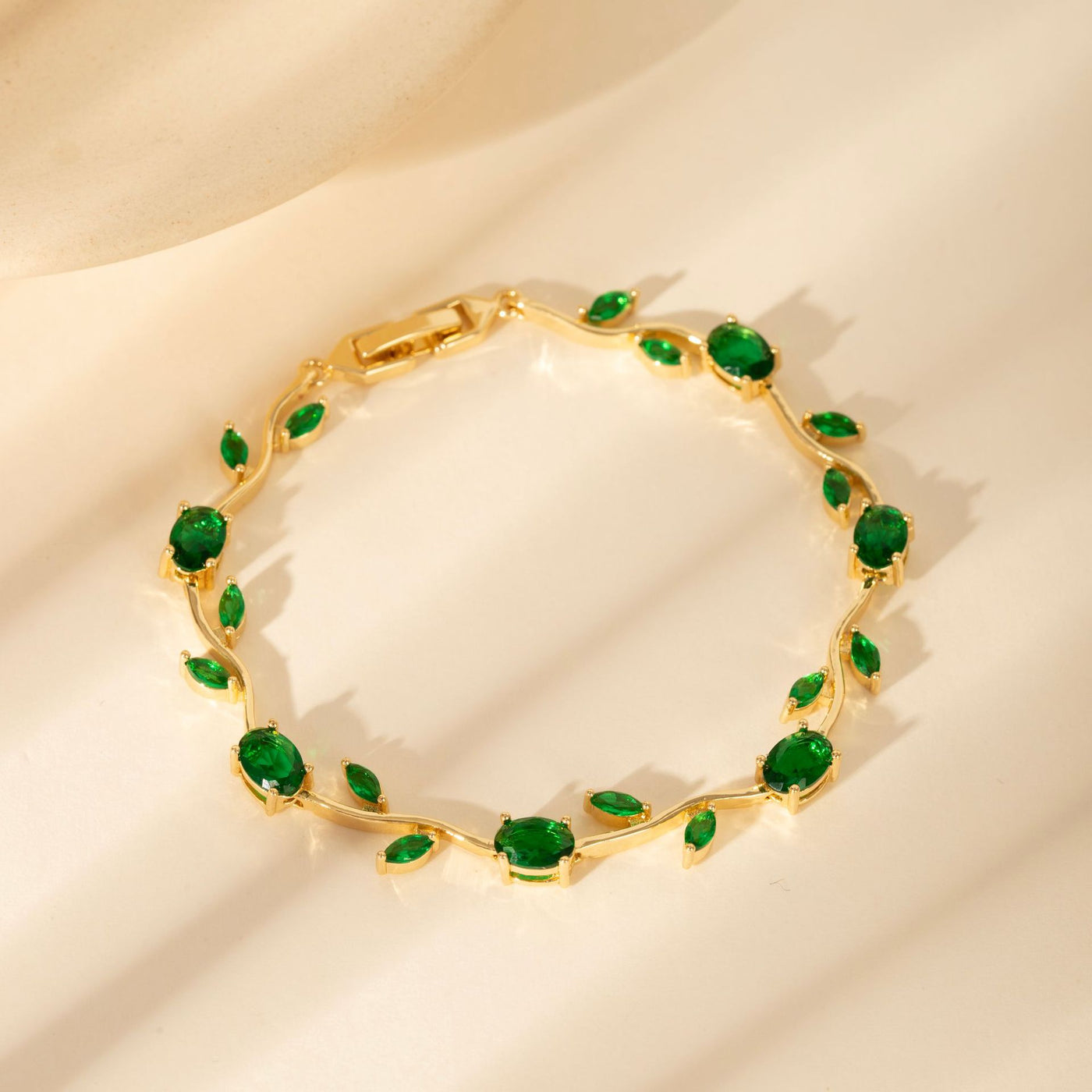 Last Day 50%OFF ✨🌷Tulip Vine 18K Gold Crystal Bracelet