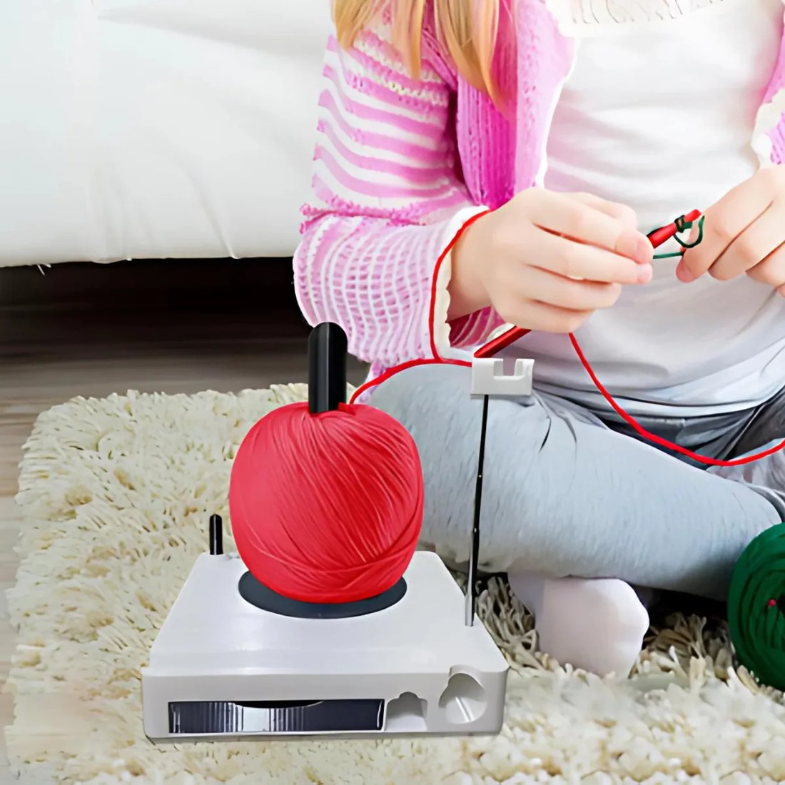 💜Hot Sale - Shiny Portable Multi-Functional Yarn Spool Box ✨