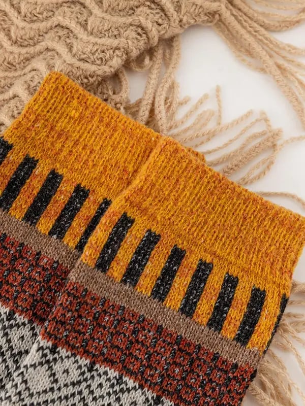 🧦Men's wool blend mid-calf socks: warm, thick, with retro ethnic patterns🧦