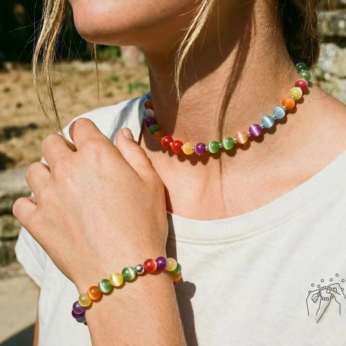 🌈UV Color-Changing Necklace That Turns Rainbow in Sunlight