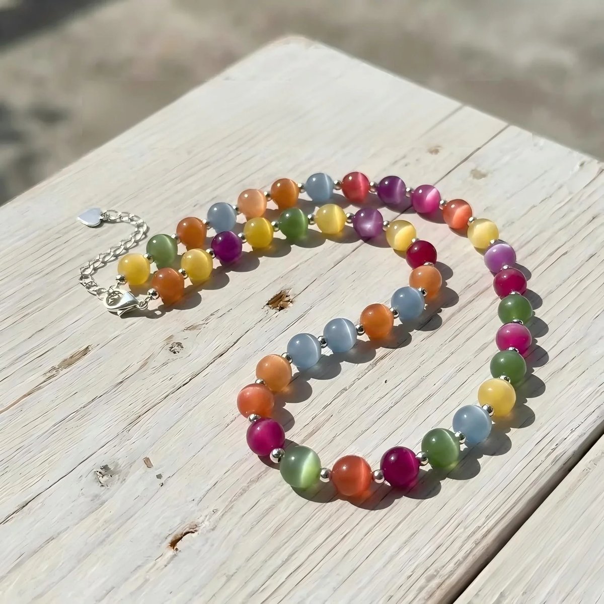 🌈UV Color-Changing Necklace That Turns Rainbow in Sunlight
